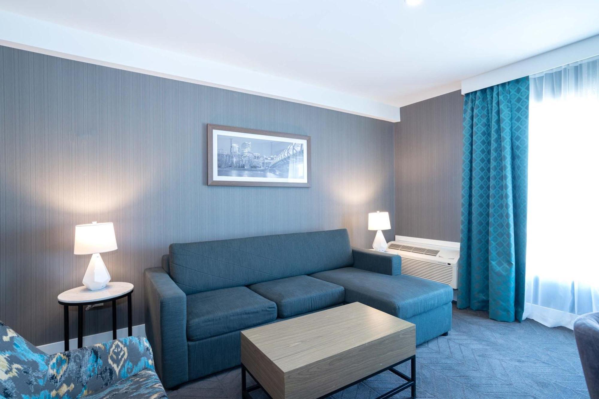 Sandman Signature Calgary Airport Hotel 외부 사진