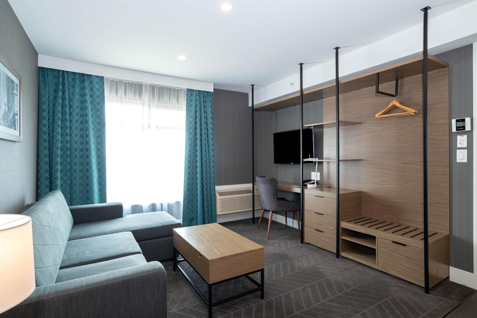 Sandman Signature Calgary Airport Hotel 외부 사진